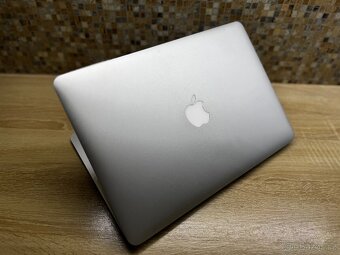 Macbook Air 13" i5 8GB 128GB SSD - 4