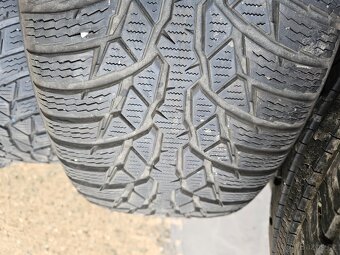 225/60R16 102V XL WR D4 NOKIAN - 4