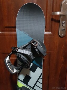 Prodám úplně nový snowboard HATCHEY 115cm dlouhý. - 4