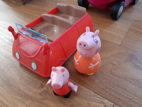 Peppa Pig Pepina a Tomík, vlak, muzeum, auto, vlak, hřiště - 4