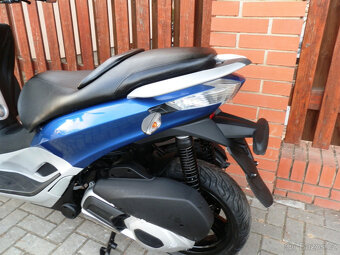 Piaggio MP3 300 Yourban LT (2015) - 4