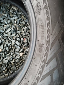 P: Sadu zimních pneumatik NOKIAN 215/65 R17 103H XL - 4