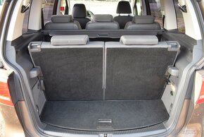 Volkswagen Touran 1,6 TDi DSG STYLE 1.MAJ.,TOP STAV - 4