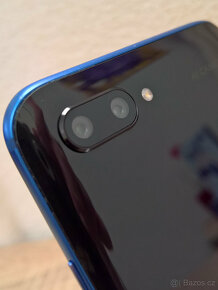 Honor 10 (64/4 GB) - 4