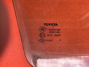 Toyota Auris kapota, výztuha, panty - 4