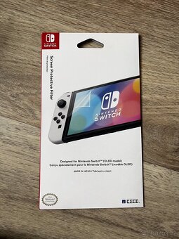 Nintendo Switch OLED Bílá + příslušenství - 4