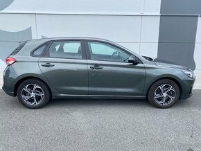 Hyundai i30 HB MY22 1,5i Family Comfort - 4