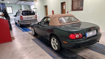 Mazda MX-5 1.6 nbfl, béžová kůže, dřevo - 4