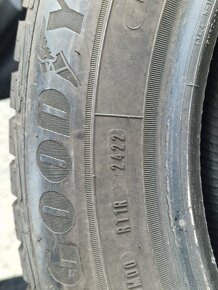 225/55/17 zimní pneumatiky Goodyear Ultra Grip - 4