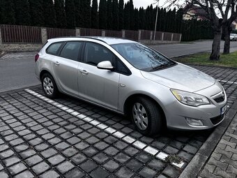 OpelAstra J Sports Tourer 1.7D 2011 najezd 230tis - 4