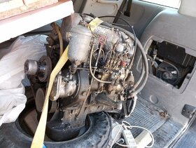 Motor Mercedes Benz W110 200D,621 918,Malé křídlo. - 4