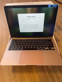 Macbook Air 13" Retina CZ Zlatý 2020 - 4