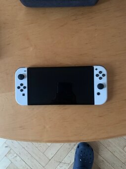 Nintendo SWITCH OLED - 4