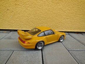 Porsche 911 GT2 - 1:18 UT Models - 4