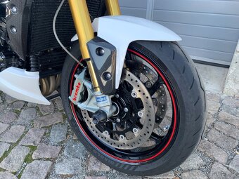 Triumph Speed Triple R 1050 - krásné moto - 4