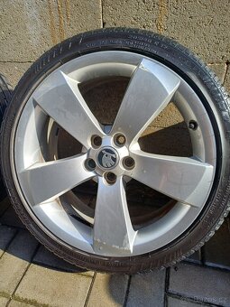 Letní Alu kola Škoda, 5x100 7Jx17 h2 ET41, pneu 205/40 R17. - 4