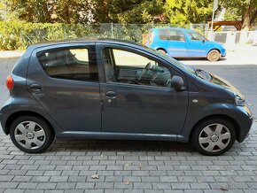 Prodám TOYOTA AYGO 1.0 r.2006 - 4