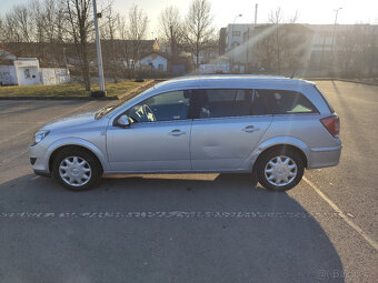 Prodám Opel Astra H kombi 1,6 16V 85kW - 4