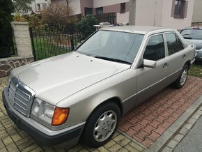 Mercedes-Benz - 4