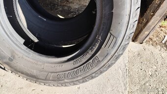 Prodám letní pneu Bridgestone 215/70 r15c - 4