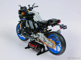 LEGO Technic motocykl Yamaha MT-10 SP 42159 - 4