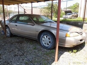 Ford Thunderbird V8 - 4