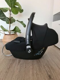 Autosedačka Maxi Cosi Tinca i-Size Essential Black 2020 - 4