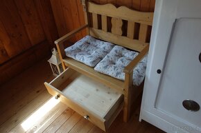 Dřevěná lavice s úložným prostorem - 4
