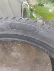 Goodyear Vector 225/45/R18 95W - 4