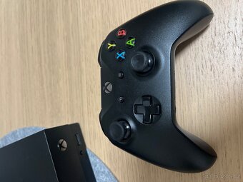 XBOX ONE X 1TB TOP STAV - 4