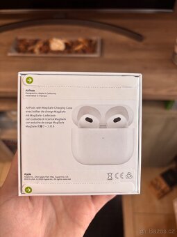 Apple Airpods - bílé sluchátka - 4