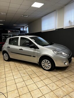 Renault clio 3 1.2  2010 pouze 99 tisíc najeto - 4