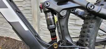 Prodám 2ks zánovních trailbiků GT Sensor Carbon Elite 29" L - 4