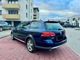 VW Passat Alltrack 4x4 2.0TDI Led Navi Vyhrev Xenony - 4