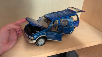 Ford expedition UT models 1:18 - 4