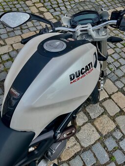 Ducati Monster 883 - 4