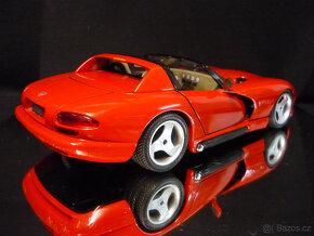 Dodge Viper RT/10 červený Bburago 1/18 - 4