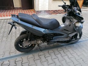 Aprilia sr MAX 125 - 4