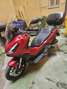 Prodám 2 skútry Honda ADV 350 - 4