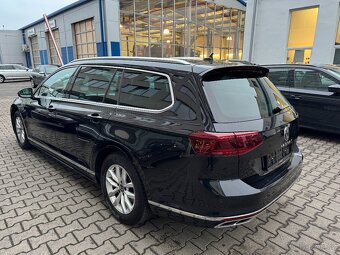 VW Passat B8 2.0 TDI 110kW DSG R-Line Tažné Webasto Kamera - 4