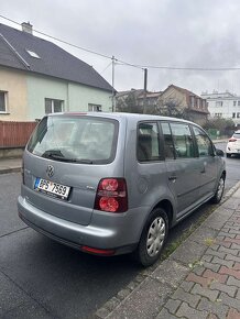 Volkswagen Touran - 4