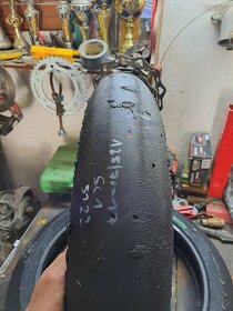 Pneumatiky krásné přední pneu Pirelli 125/70-17 - 4