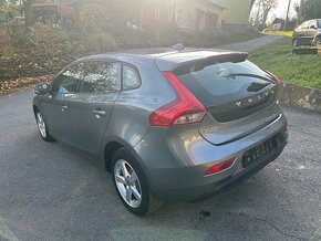 Volvo V40 2.0 D2 - 4