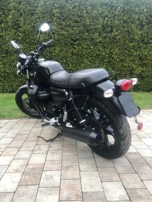 Moto Guzzi V7 III Stone - 4