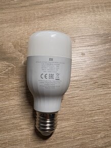 Chytrá žárovka Xiaomi Mi Smart LED Bulb Essential - 4