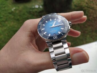 Oris Aquis Date calibre 400 - 4