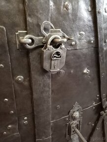 Historické kované klasicistní dveře - 4