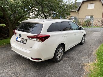 Toyota Auris 1.8i HYBRID, model 2019, naj.85xxx km - 4