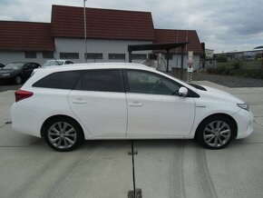 Toyota Auris 1.8i HYBRID - 4