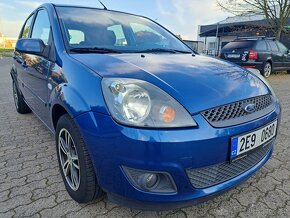 Ford Fiesta benzín 2007  107xxxkm 2x klíč 2x sada kol - 4